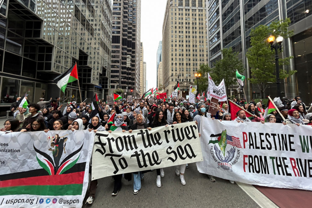 Chicago Coalition Rejects White House Meeting Amid Gaza Crisis | Image: Palestinian-Americans and allies march in downtown Chicago amidst Israel-Hamas conflict. (Oct. 8, 2023) - Eric Cox/Reuters