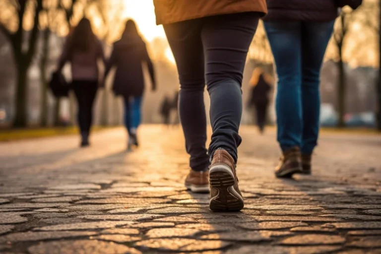 Expert Recommends Walking Over Gym for Improved Metabolism