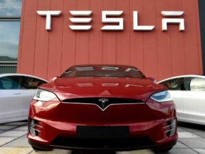 Tesla Cuts More Than 10% of Jobs